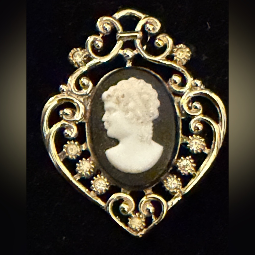 Gold-Tone Black Cameo Heart Pendant Necklace - Classic Women's Jewelry